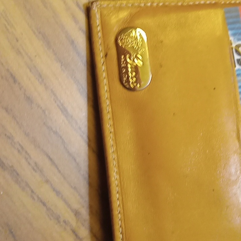 GUCCI mens wallet (like new) - Picture 4 of 4